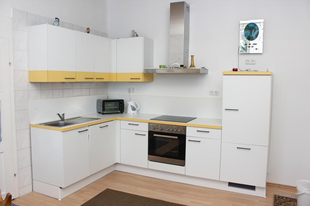 Abdalla Apartments Knittelfeld Buitenkant foto