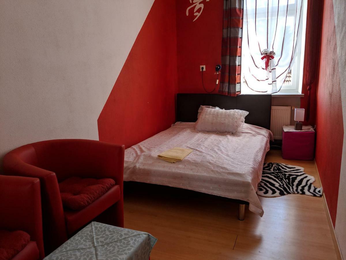 Abdalla Apartments Knittelfeld Buitenkant foto