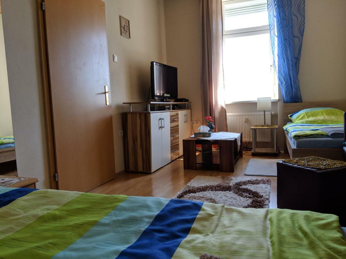 Abdalla Apartments Knittelfeld Buitenkant foto